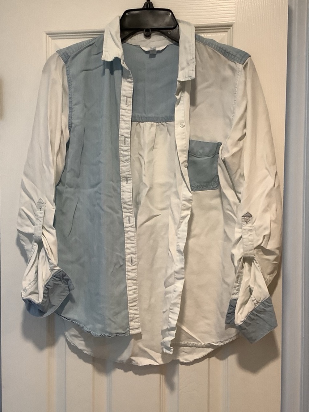 Women’s Two-Tone Light Blue and White Shirt Jacket